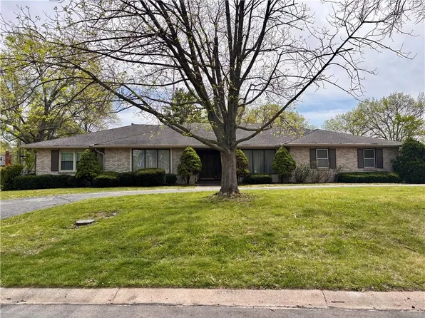 911 W 111th Ter, Kansas City, MO 64114