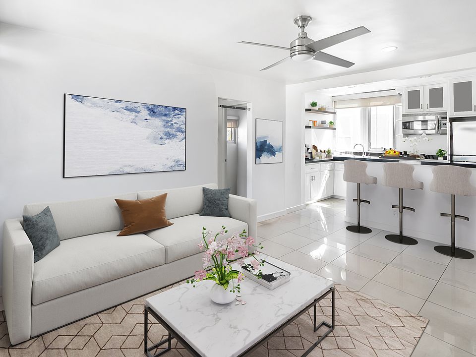 Living Area / Kitchen