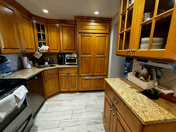 5th image of 230 W Broadway #7O8