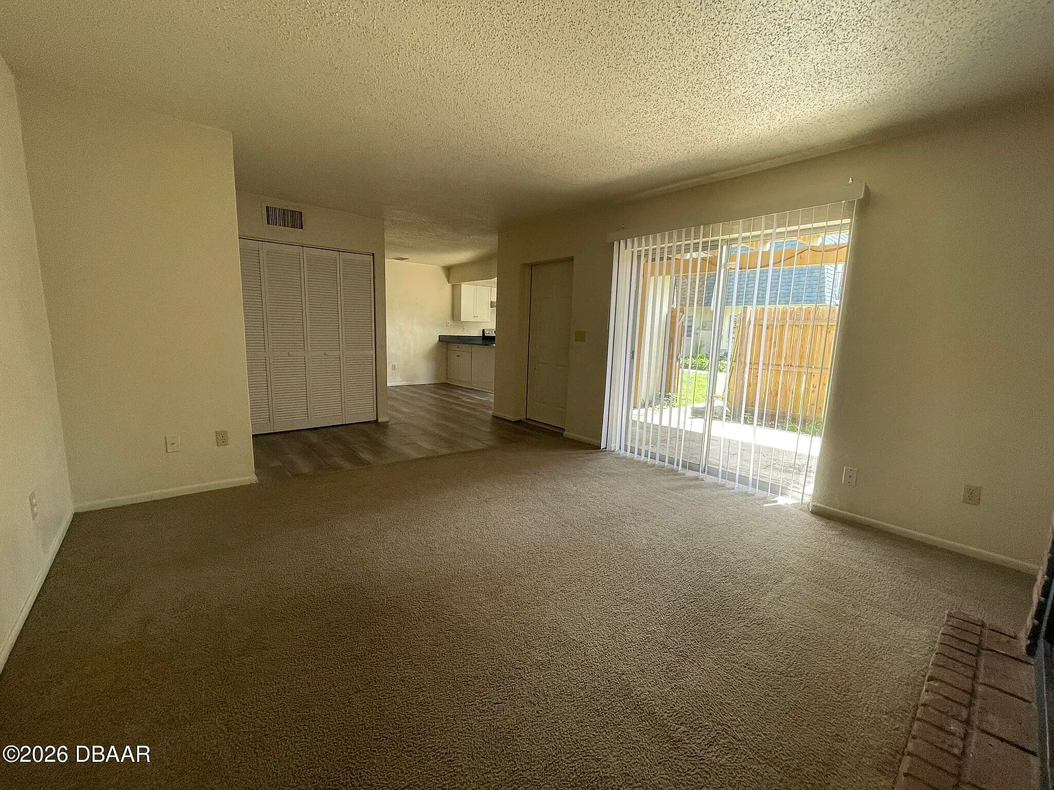 2 bed, 1.5 bath, 1242 sqft, $1,425 — Photo 4
