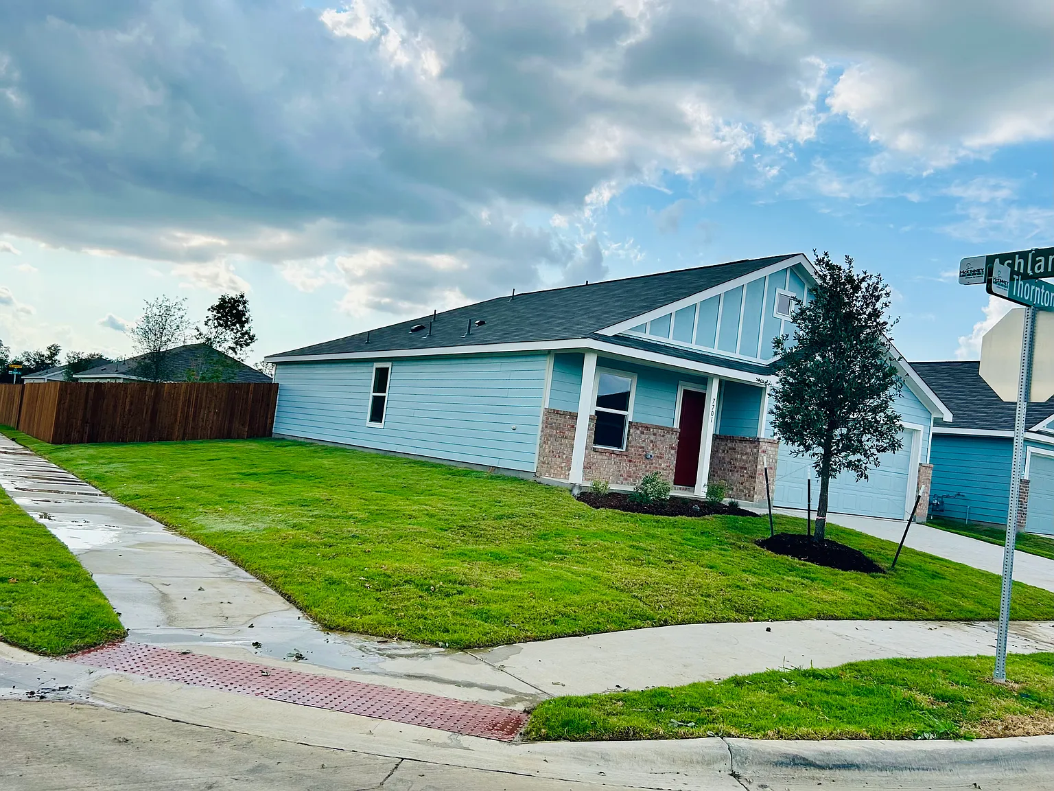 3 bed, 1481 sqft, $2,350 — Photo 3