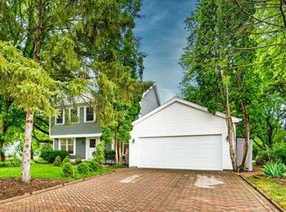 302 Devlin Ct, Naperville, IL 60565