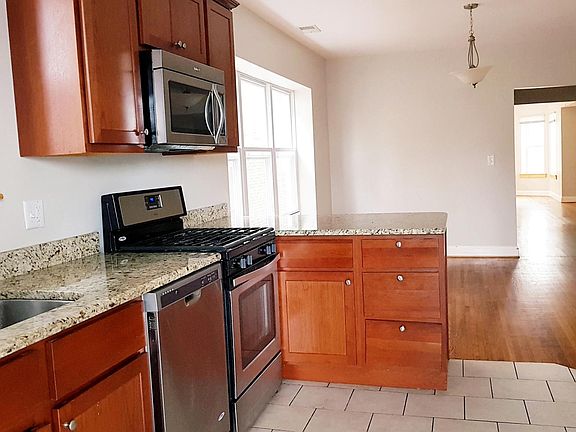5th image of 6214 N Claremont Ave APT 3
