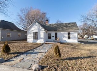 721 E Buchanan St, Winterset, IA 50273