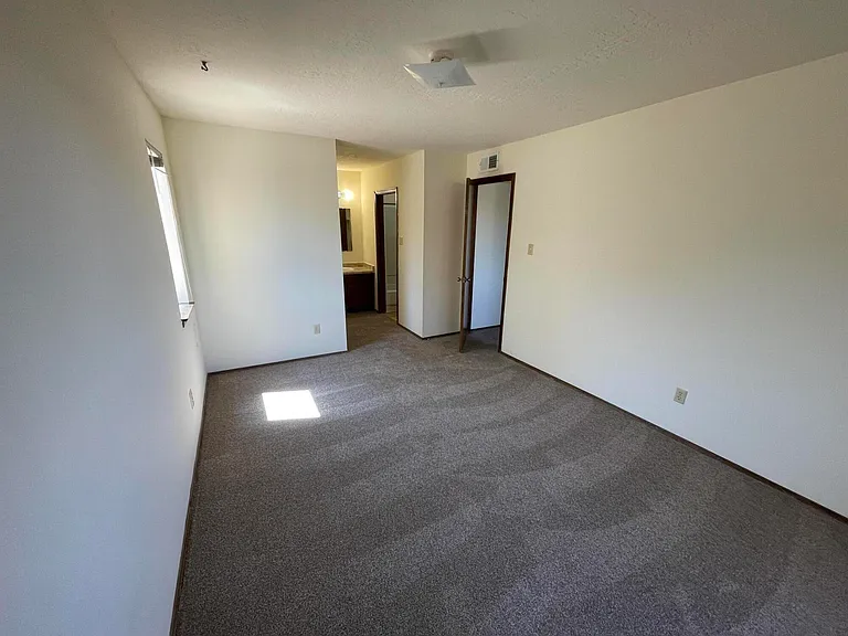 11420 Prospect Ave NE #D — Photo 9
