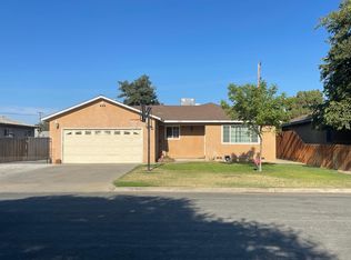 10805 Arbor Dr, Armona, CA 93202