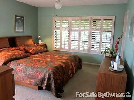 Master bedroom
						:
						Accommodates King size bed