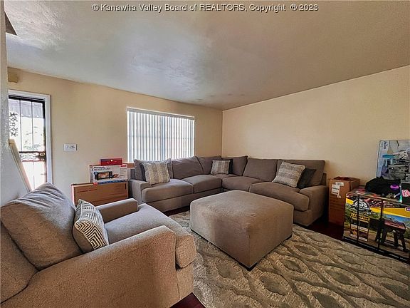 2nd image of 714 Oak St