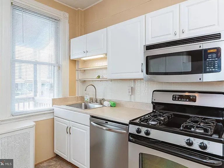 2806 Huntingdon Ave — Photo 12