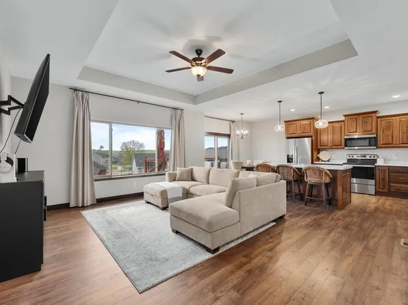 6442 Burr Oak Ln, Eau Claire, WI 54703