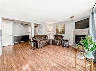15 E Citadel Meadow Cres NW, Calgary, AB T3G4Z1