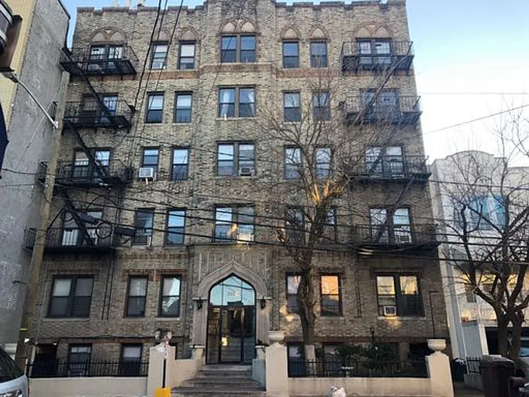 505 57th Street Apartments — Photo 19