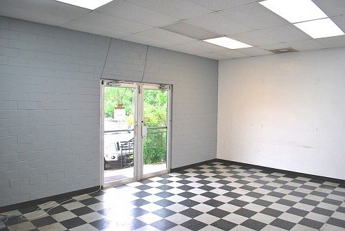 4th image of 2131 Theo Dr