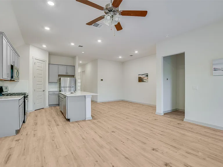 2244 Alamar Walk — Photo 3