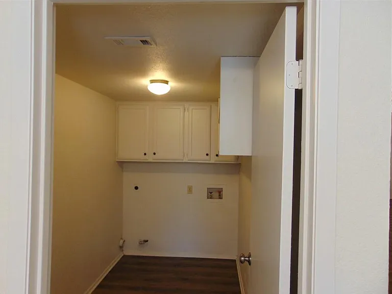 9213 Independence Loop — Photo 8