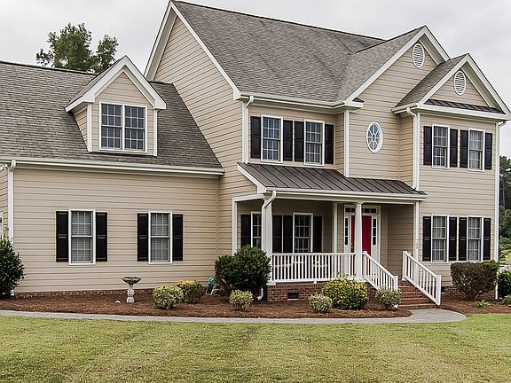 2nd image of 700 Garden Club Way