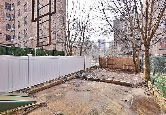 3rd image of 30 N Portland Ave