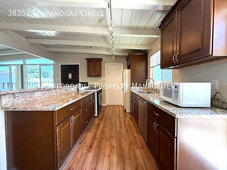 38352 Timpanogas Cir — Photo 6