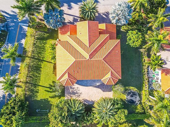 4th image of 19529 SW 80th Ct