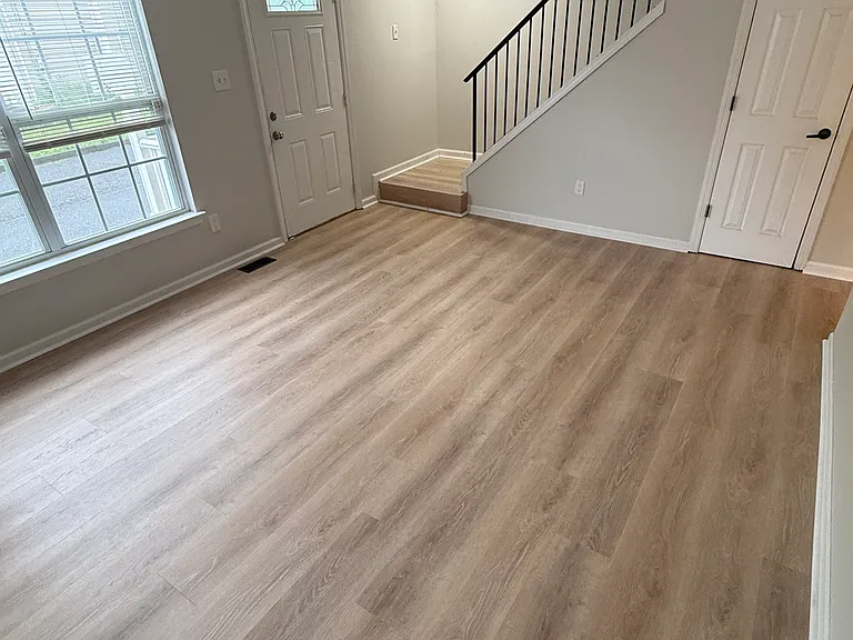 125 Earl Ave #C — Photo 2