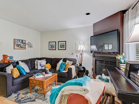 3rd image of 1518 Bowser Ave #205