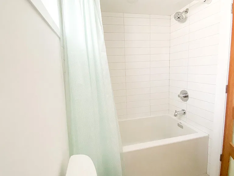 75 Binswood Ave #BASEMENT — Photo 10