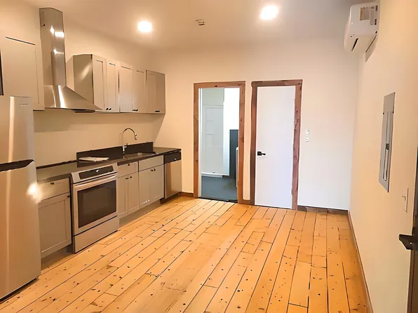 257 3rd St #3R, Troy, NY 12180