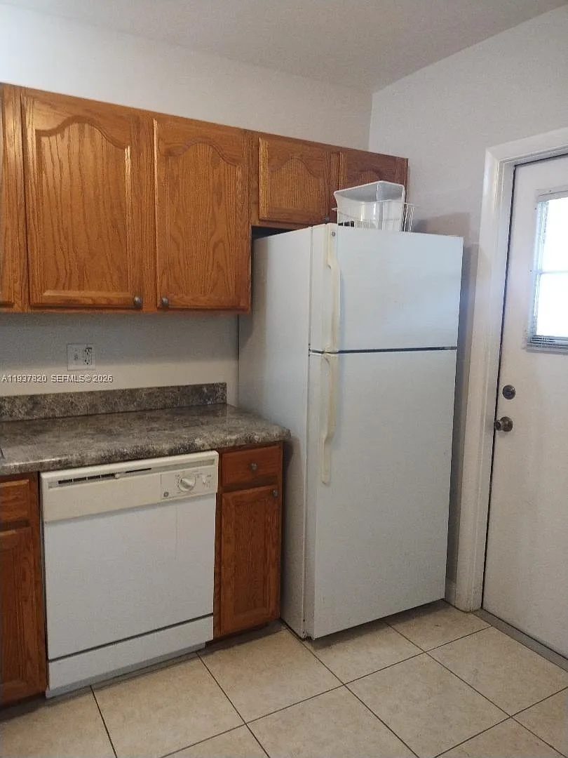 Building Photo - 2440 SW 81st Ave #402