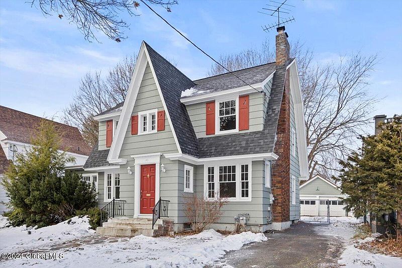 2nd image of 181 1st Avenue