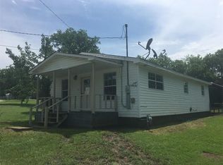304 E Herndon St, Saint Jo, TX 76265