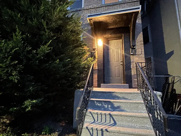 9 Ellington St #4 — Photo 8