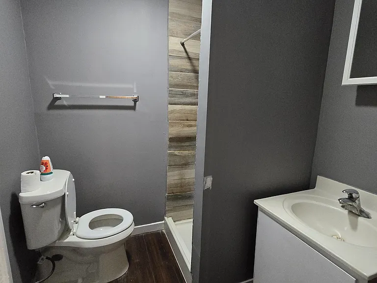 2nd Bathroom