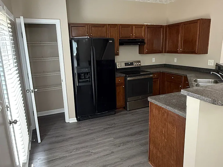518 Oakside Pl — Photo 6