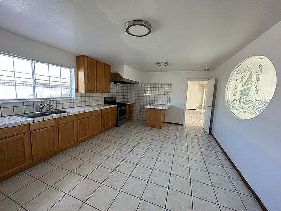 2nd image of 3026 Dryden Ave