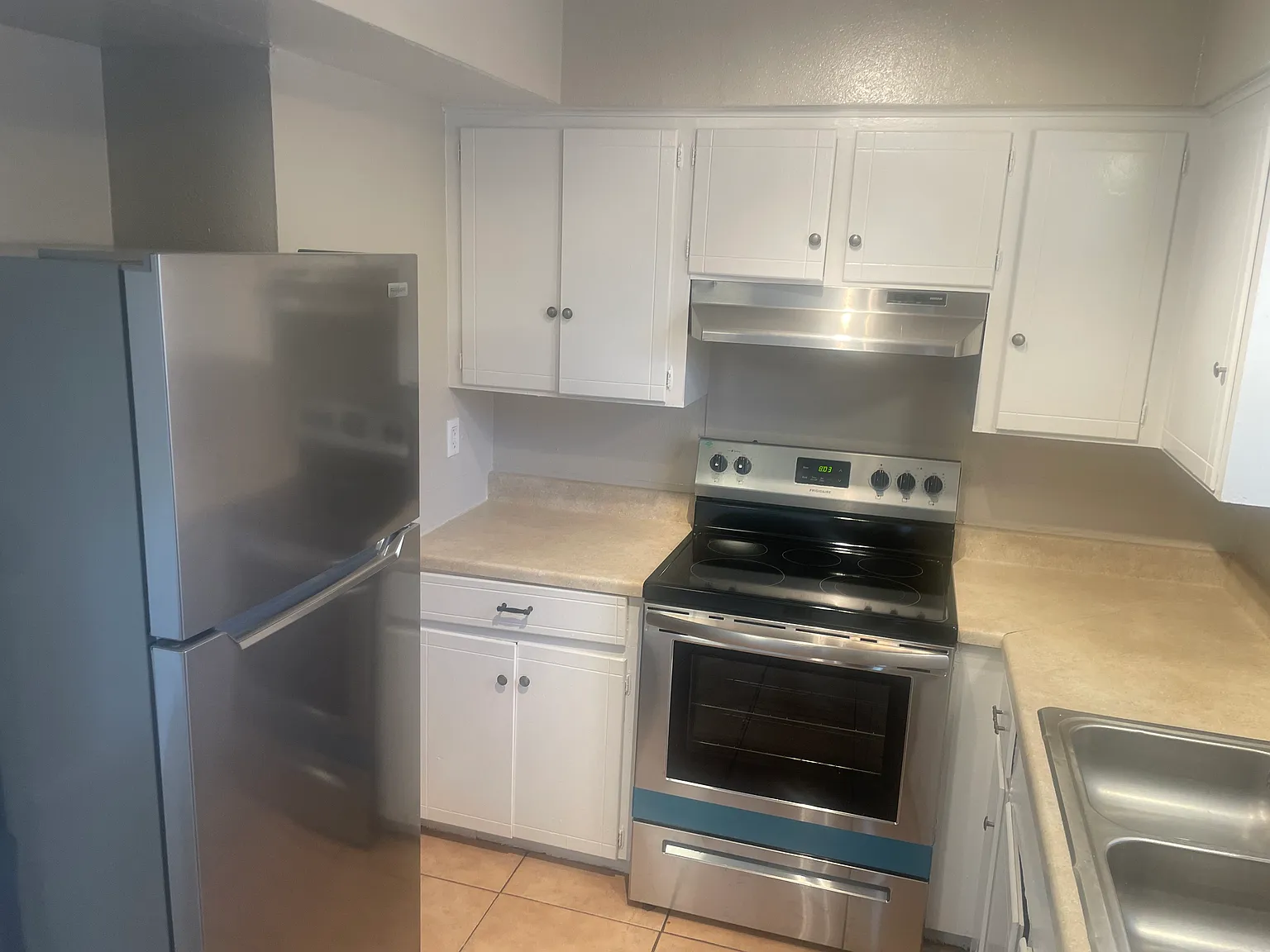 2 bed, 823 sqft, $1,340 — Photo 1