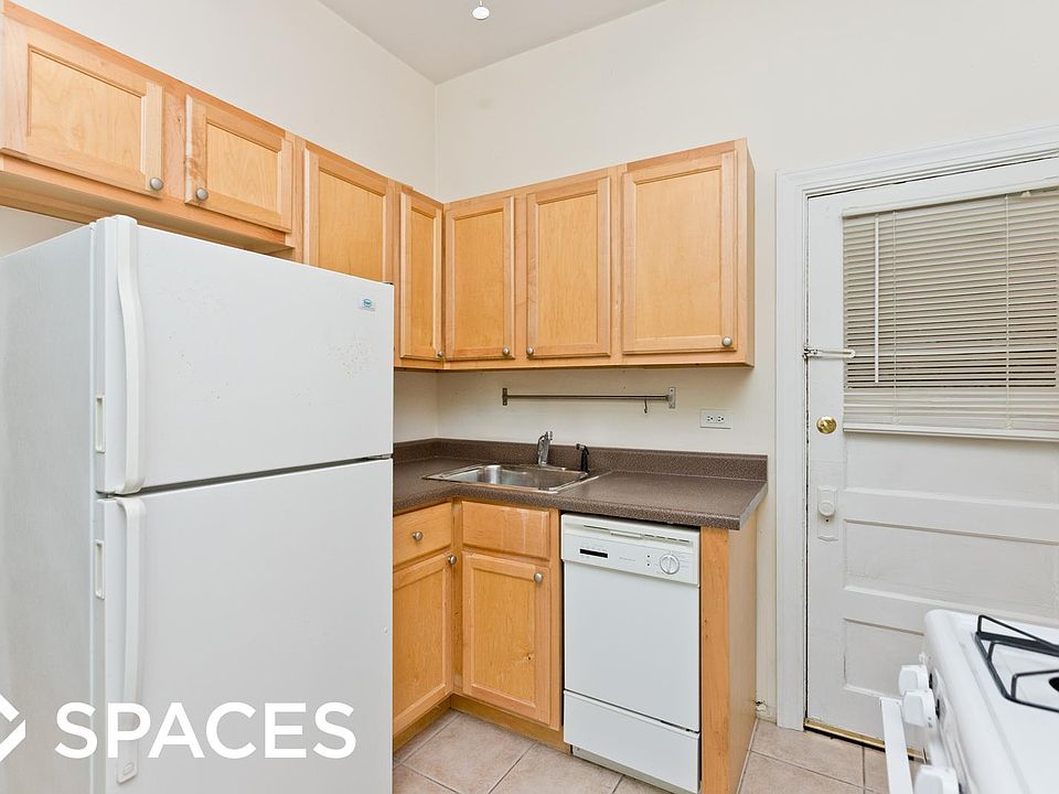 2nd image of 2103 N Sedgwick St #Unt3