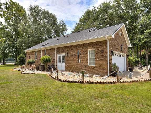 3rd image of 203 Ridge Lake Dr