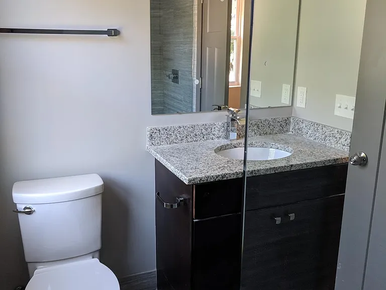 2310 Summit St — Photo 9