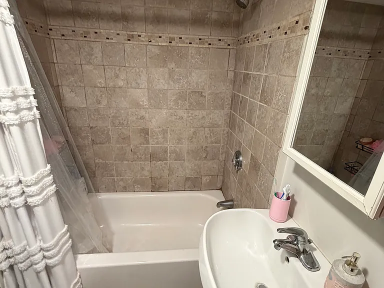 26 Marlborough St #1 — Photo 4