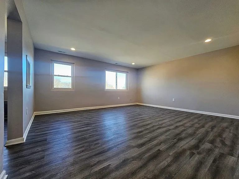 Wildwood Gardens Apartments — Photo 19