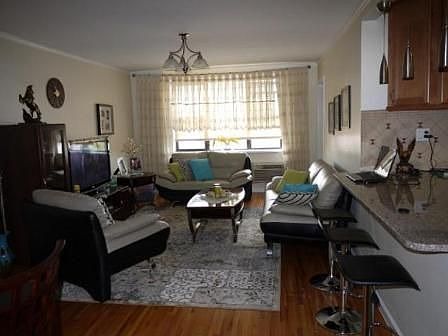 Spacious living room