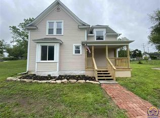 908 Kansas Ave, Holton, KS 66436