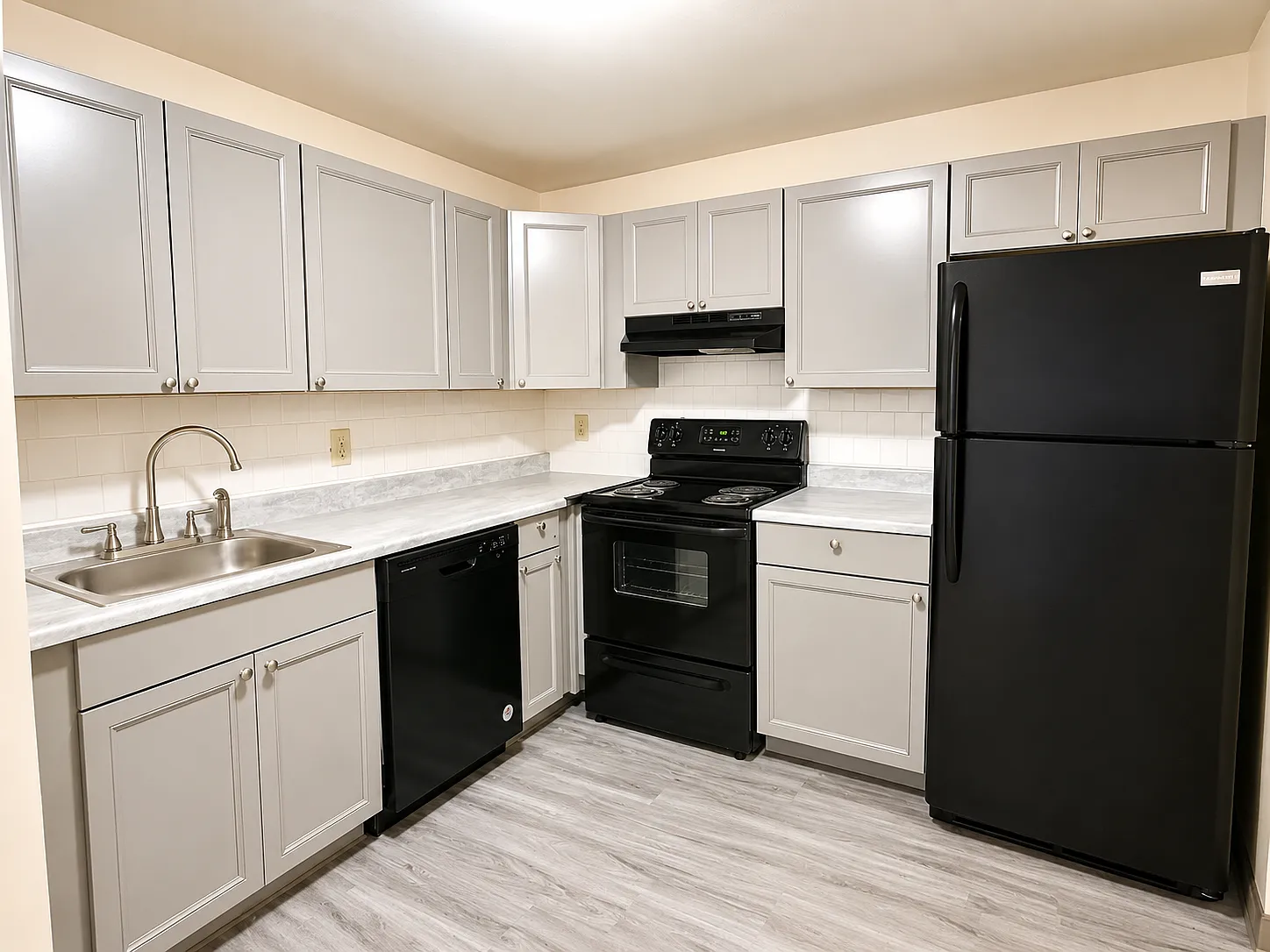 1 bed, 722 sqft, $1,700 — Photo 2