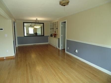 3rd image of 2560 Vermillion St