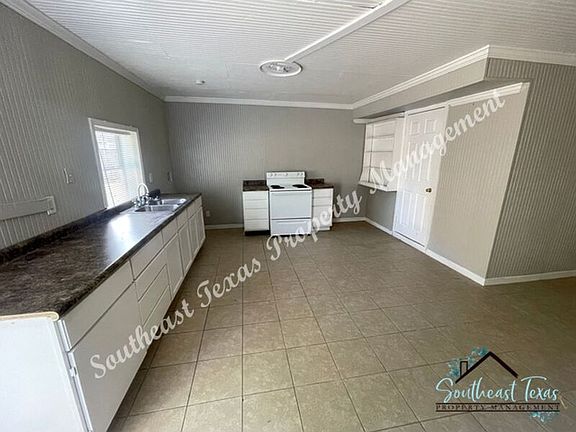 4th image of 2335 Angelina St #A