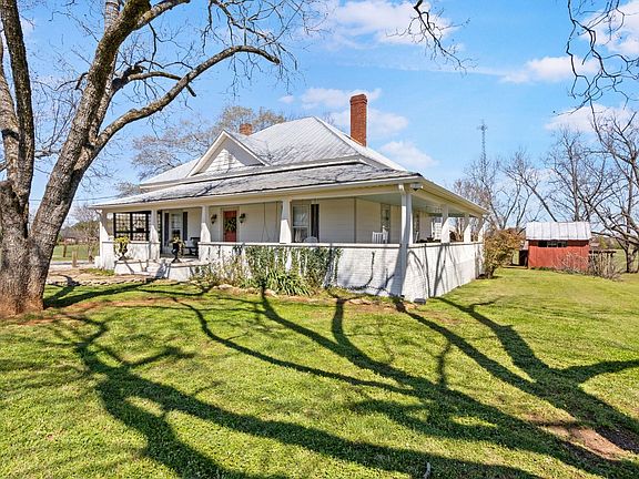 2nd image of 108 Main St