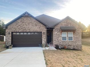 13 Kaylee Loop Rd, Hartselle, AL 35640