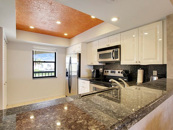 4th image of 312 Lake Cir APT 207