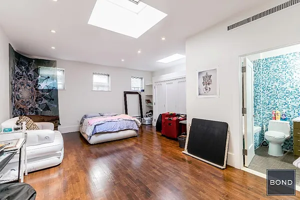 Rented by Bond New York | media 14