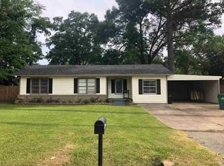 1009 Tyre St, Carthage, TX 75633